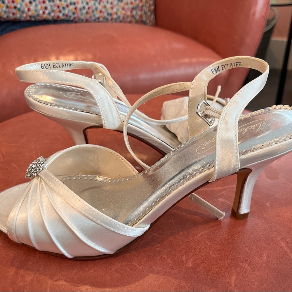 David’s Bridal Bridal Women's Heels - Picture 3 of 6